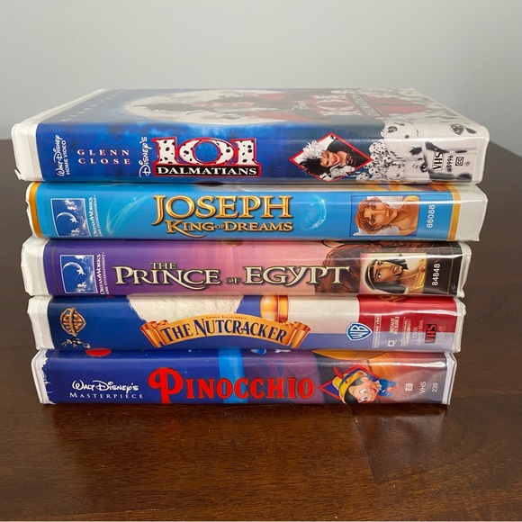 Rare Vintage Lot of 5 Disney Classic VHS Tapes Movies Clamshell Case #11 - Picture 3 of 3